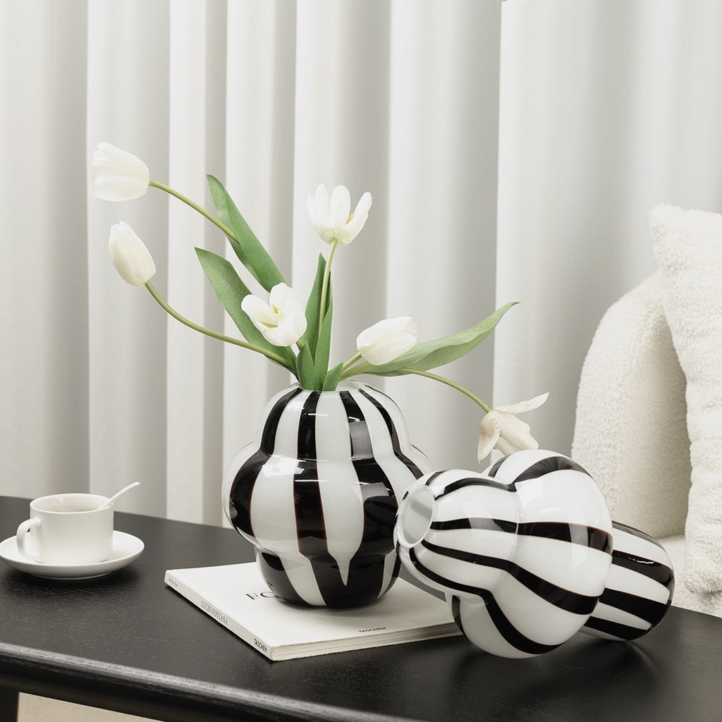 Creative Living Room Decor A Stained-glass Vase For Flower Arrangements