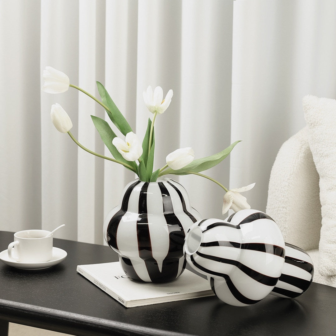 Creative Living Room Decor A Stained-glass Vase For Flower Arrangements